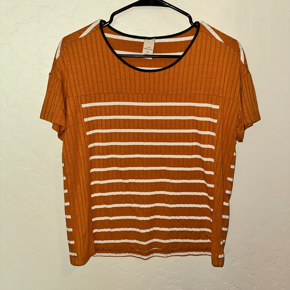 🚨 3/15 SALE 🚨 Gatos Gatos Casual Yellow Striped Short Sleeve Tee